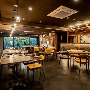 Banister 3*, 京都市 日本
